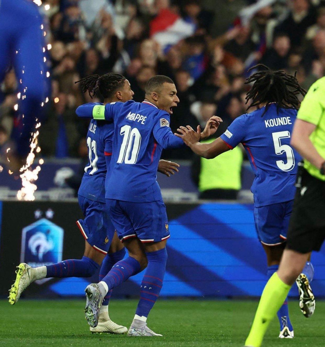 开云·体育官方网站-库里焦点对战，姆巴佩与90激战巴黎圣日耳曼分钟，反败为胜胜负难料！-开云·体育官方网站